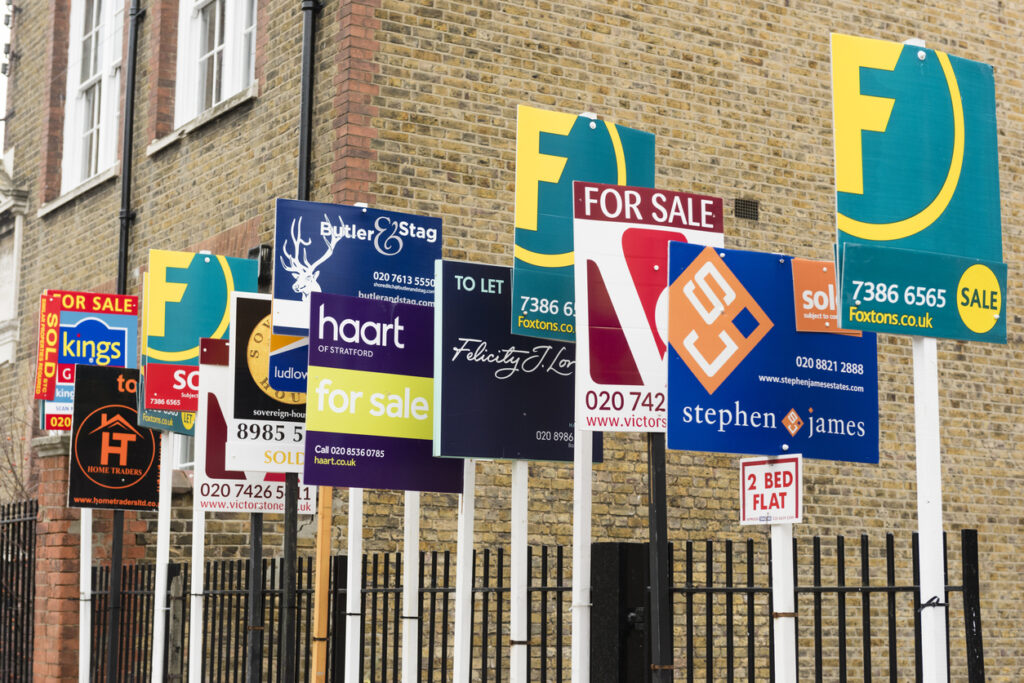 How Property Finders Can Work With Estate Agents